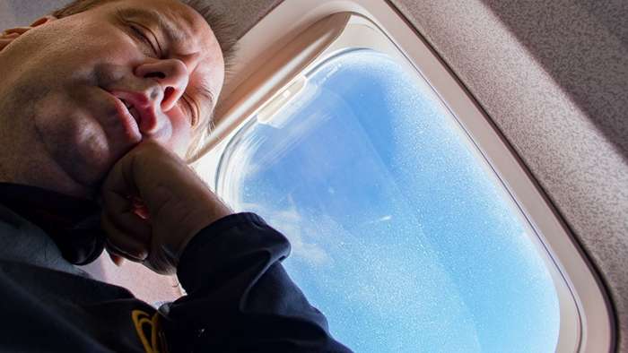 15 Passagieraktionen, die Flugbegleiter verrückt machen