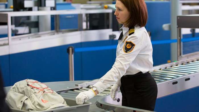 5 Unverschämte Carry-Ons Menschen versuchten tatsächlich, Flugzeuge aufzunehmen