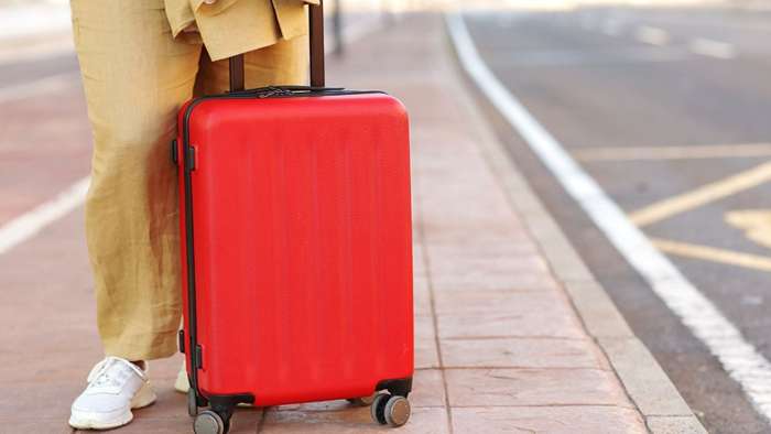 De kringloopwinkel die profiteert van uw verloren bagage